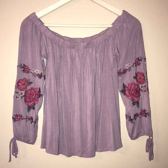 American Eagle Outfitters Tops - American Eagle Off the shoulder shirt